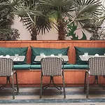 Hotel Belleval París